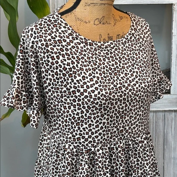 JODIFL Animal Print Short Sleeve Top Size S Oversized EUC - Picture 5 of 13